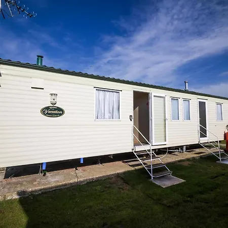 8 Berth Caravan For Hire At St Osyth Beach Holiday Park In Essex Ref 28026Fi Clacton-on-Sea Exterior photo
