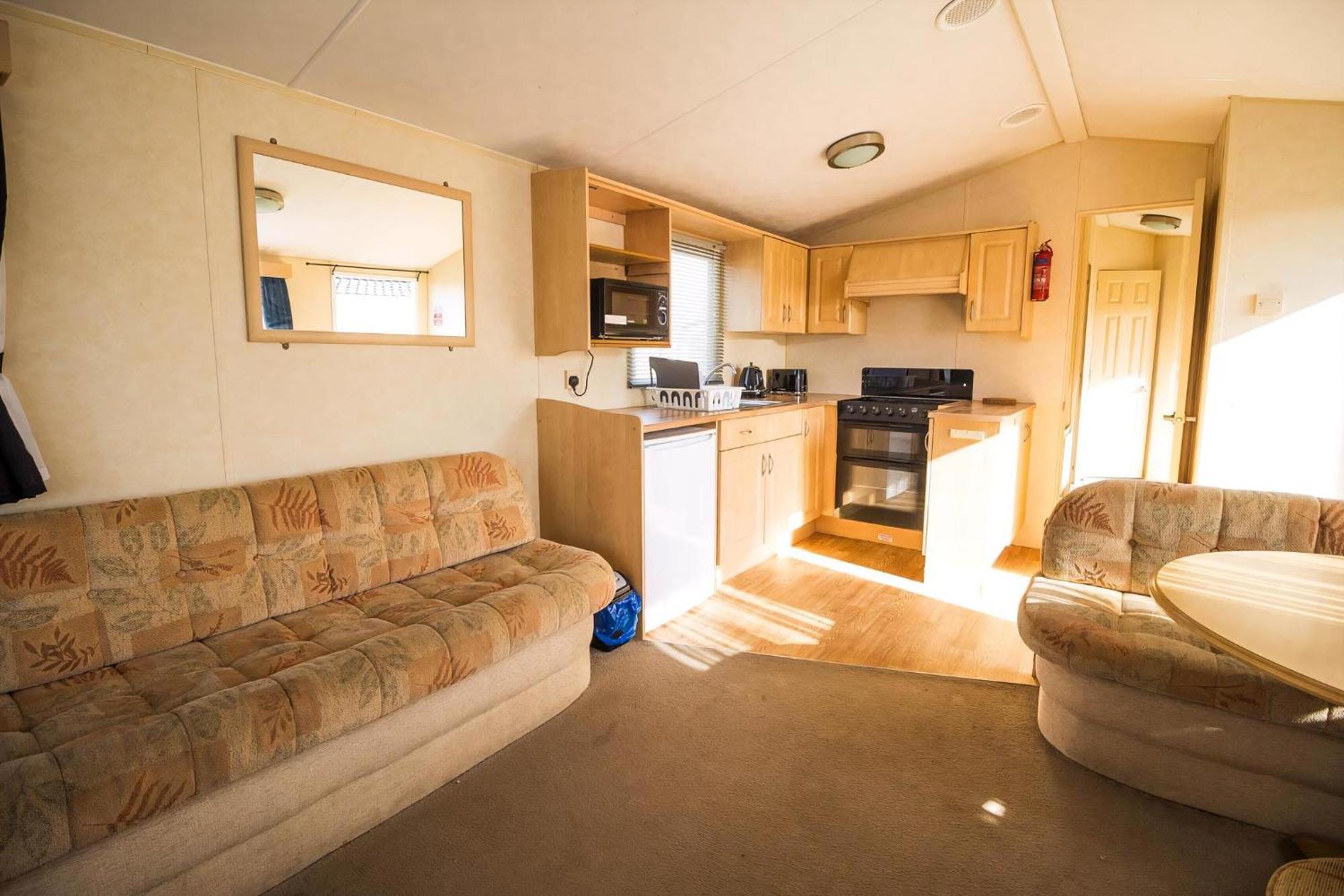 8 Berth Caravan For Hire At St Osyth In Essex Ref 28026fi Campsite *